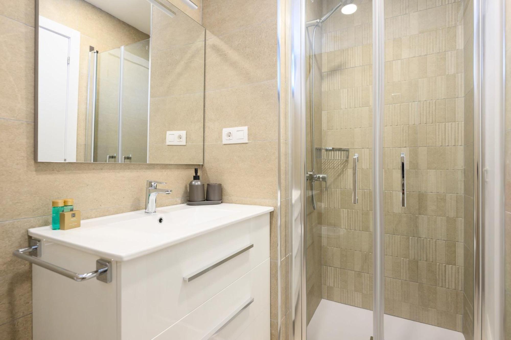 Appartement Brand New 2br With Auto Check-in *